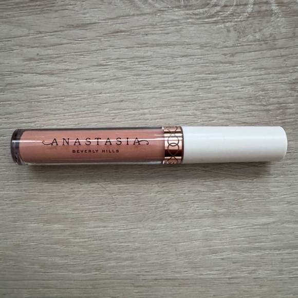 ABH "Peachy" liquid lipstick - Picture 2 of 7